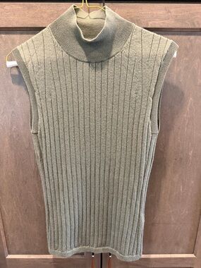 Banana Republic Sleeveless Ribbed Mock Turtleneck Olive Knit Top size small